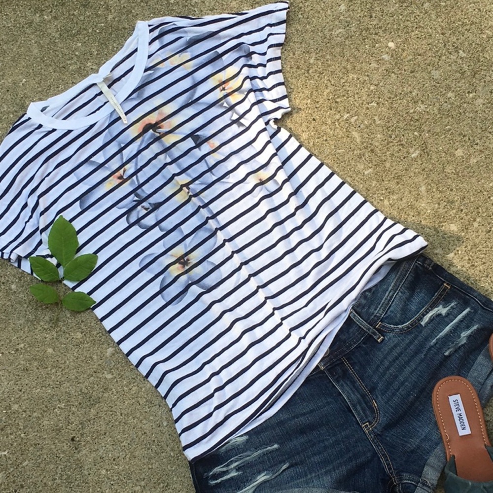 White floral striped t